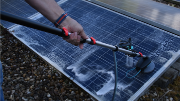 Kann der E-Scrubber auch die PV-Panels reinigen?